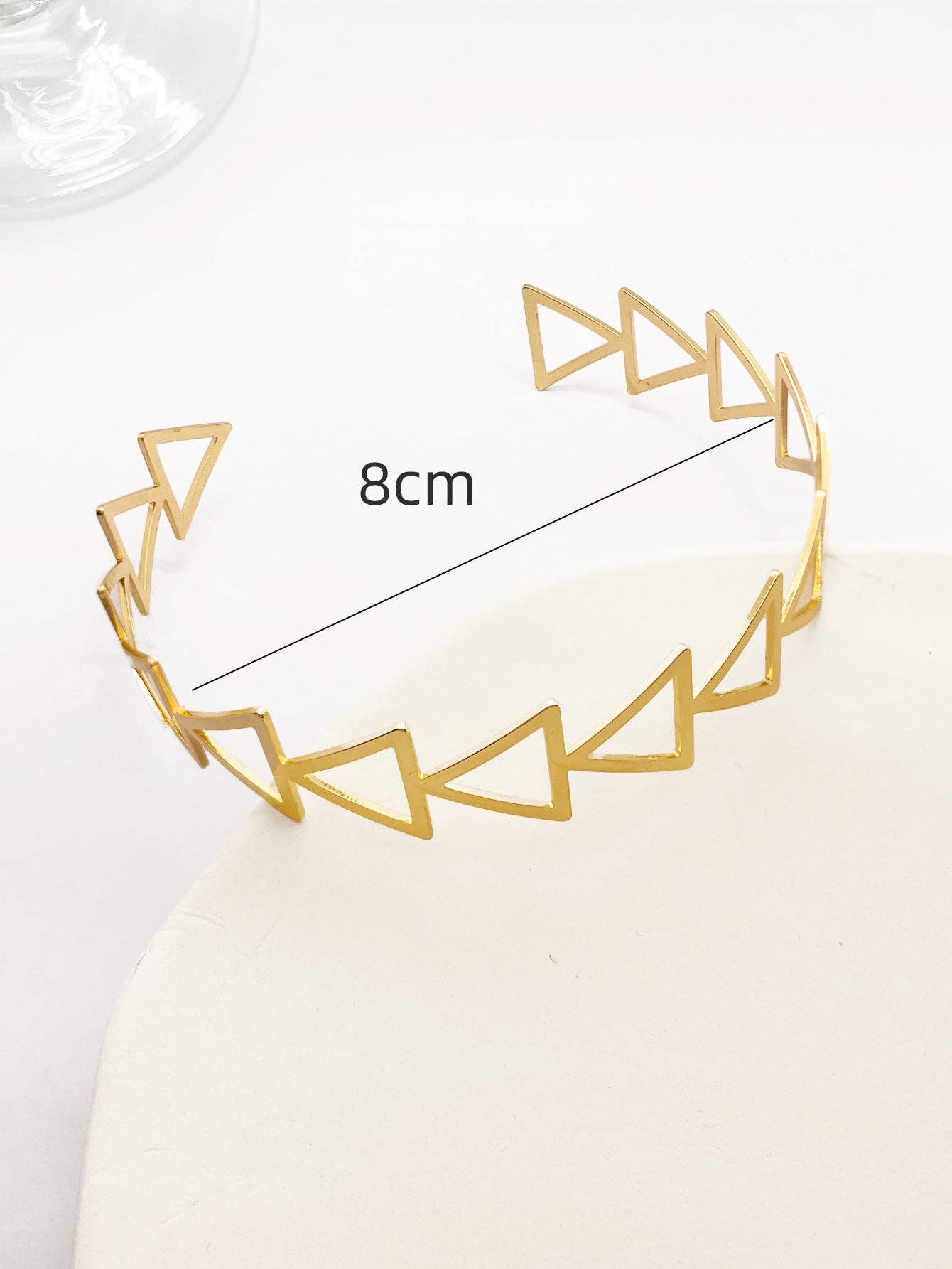 Simple Hellow Out Triangle Arm Cuff MK2ZCEP6W6JAC17
