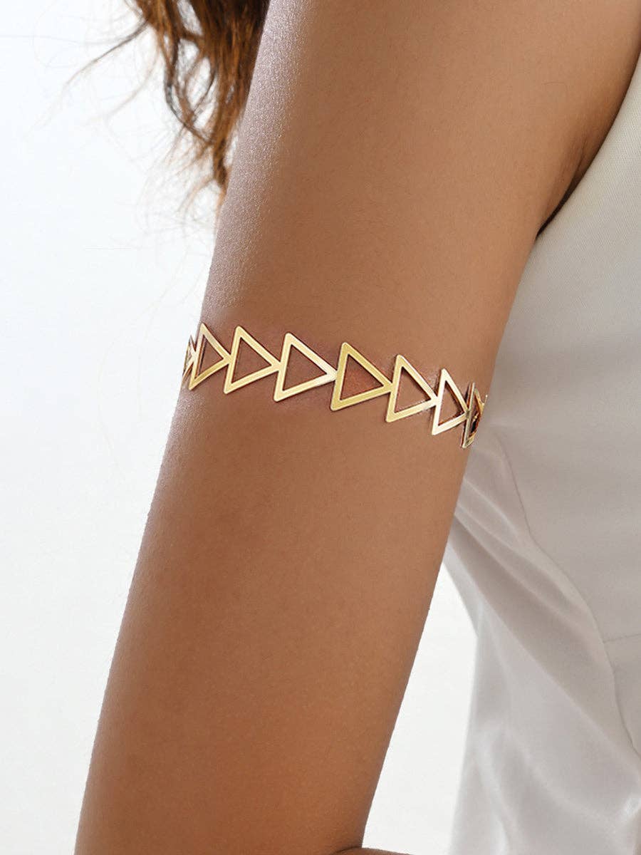 Simple Hellow Out Triangle Arm Cuff MK2ZCEP6W6JAC17