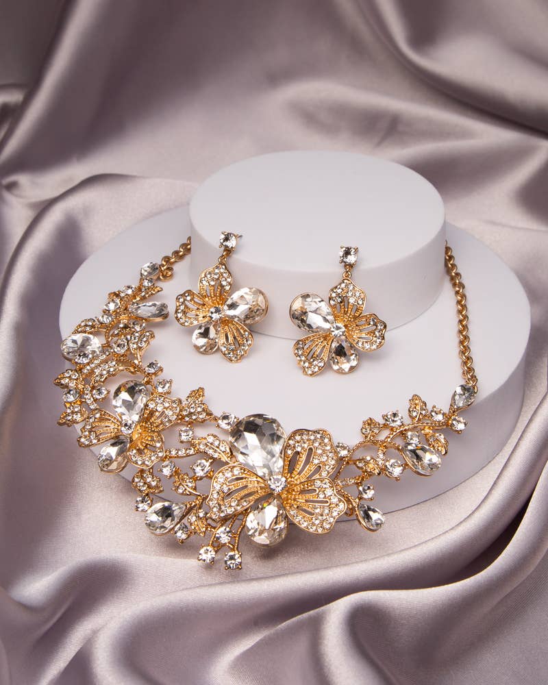 Rhinestone Embellished Teardrop Cut Crystal Necklace Set