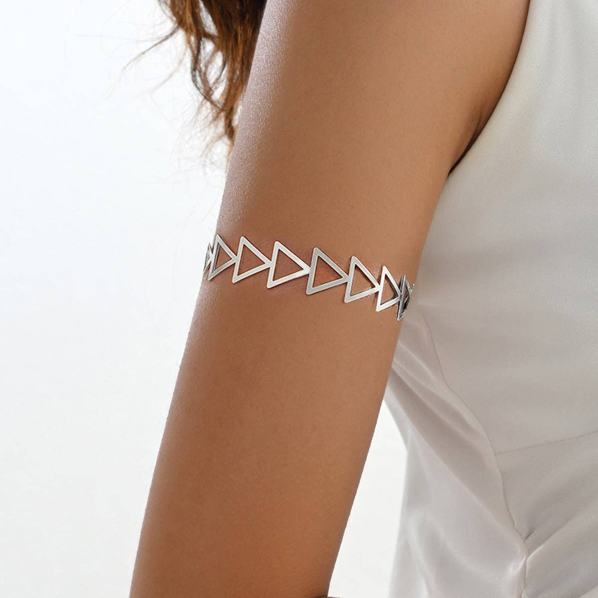 Simple Hellow Out Triangle Arm Cuff MK2ZCEP6W6JAC17